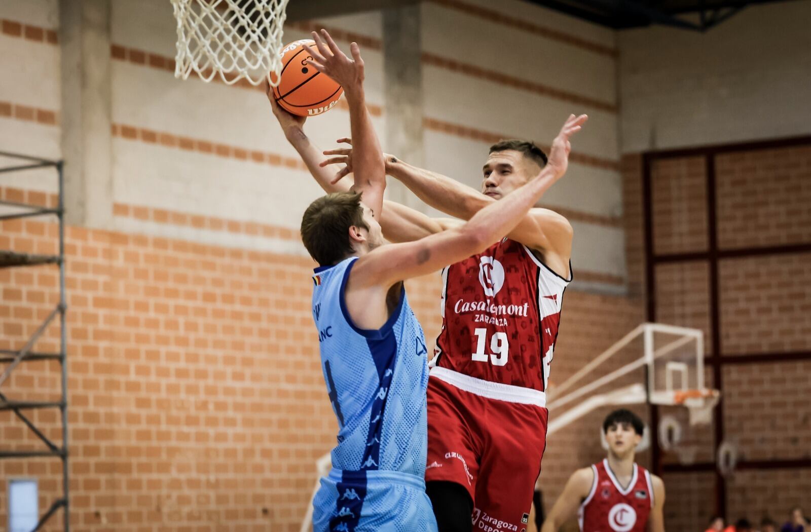 Un moment de l&#039;amistós disputat ahir entre el Casademont Saragossa i el MoraBanc Andorra