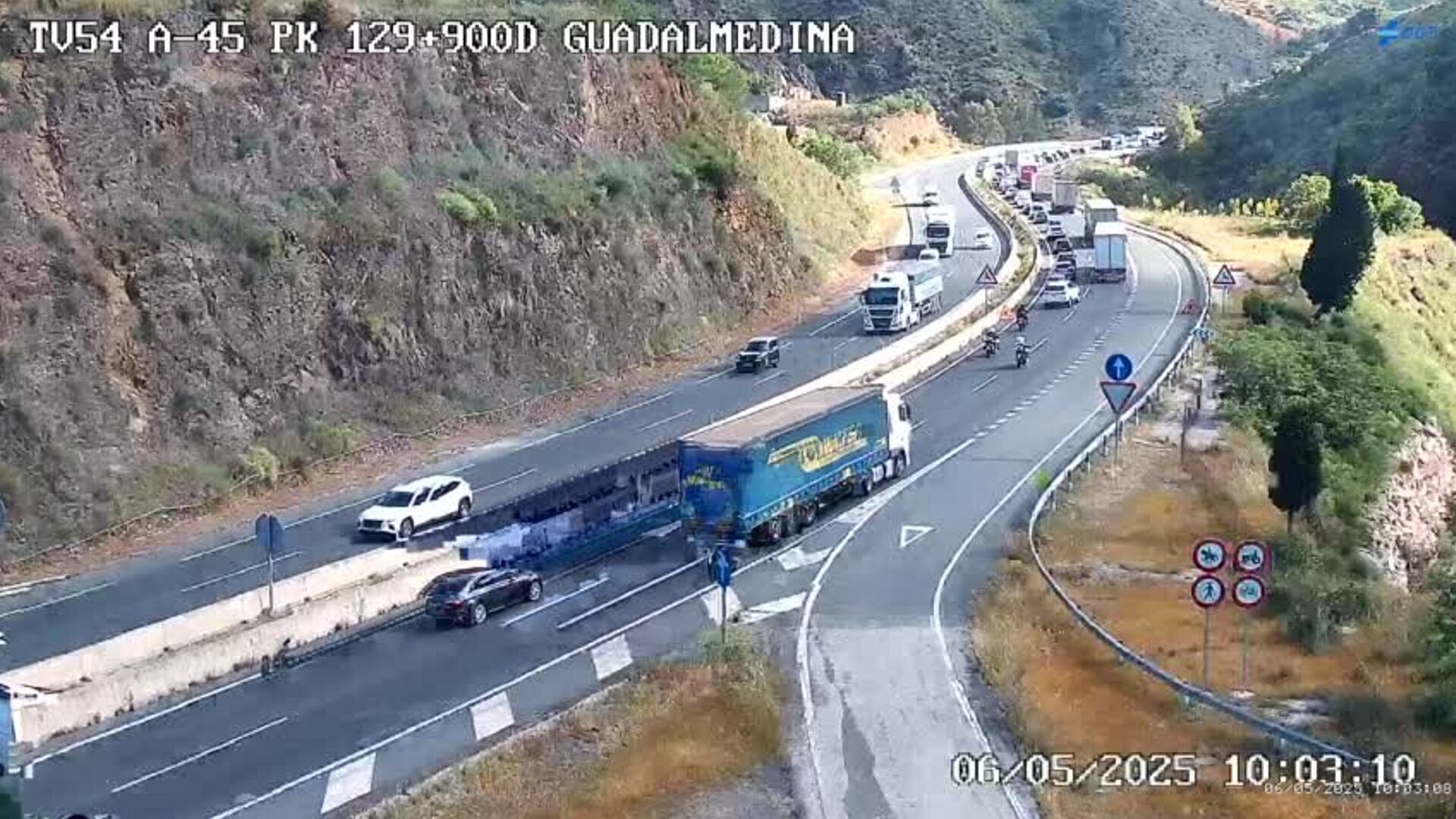 Retenciones en la A-45 (Antequera) como consecuencia del incendio de un camión