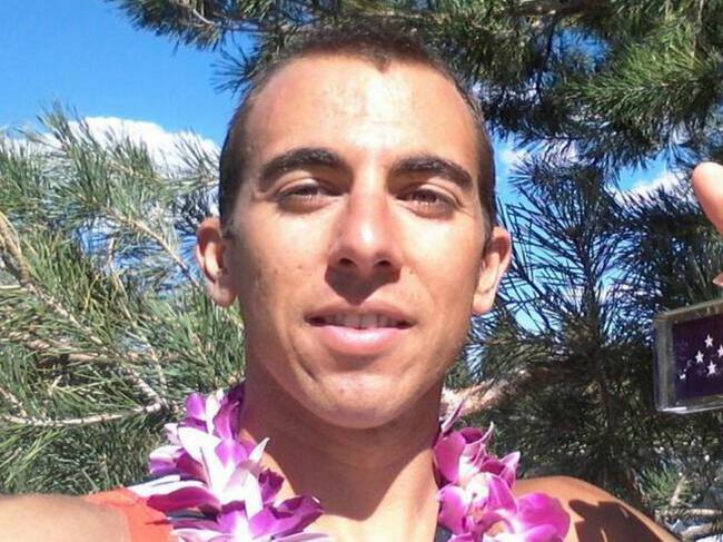 El triatleta Rubén Ruzafa tras cruzar la línea de meta en Hawai.