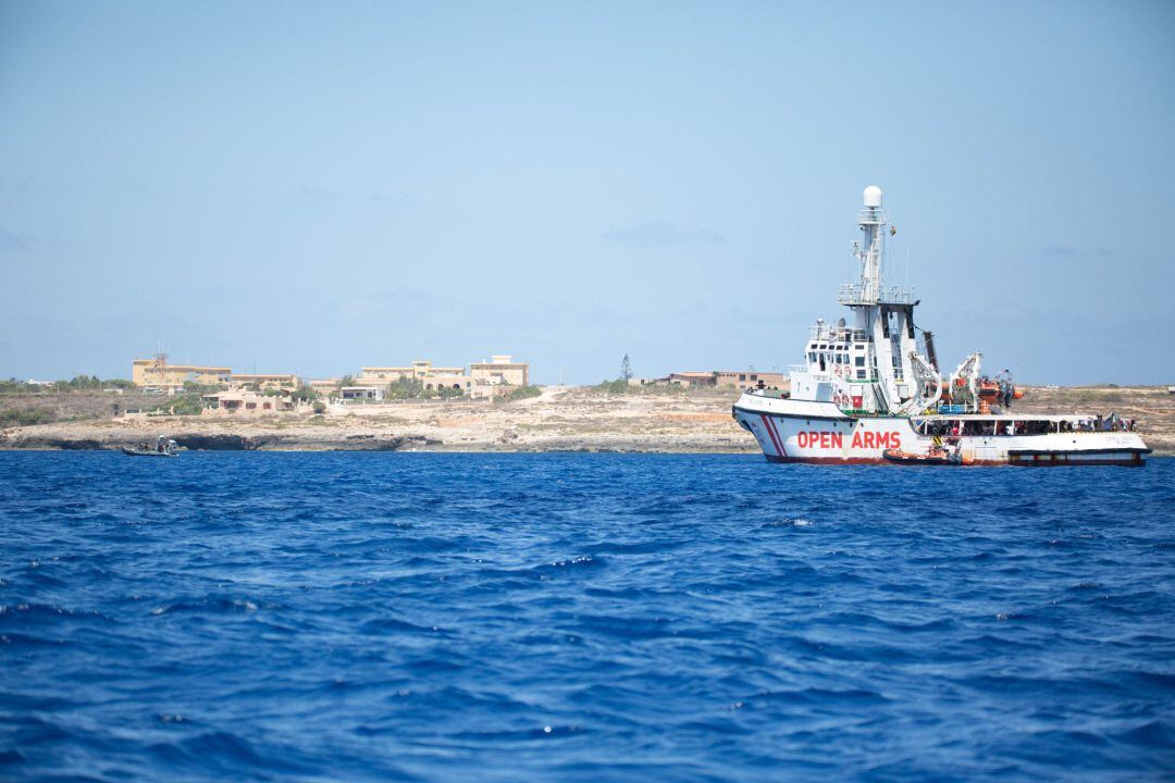 El &#039;Open Arms&#039; frente a las costas de Lampedusa