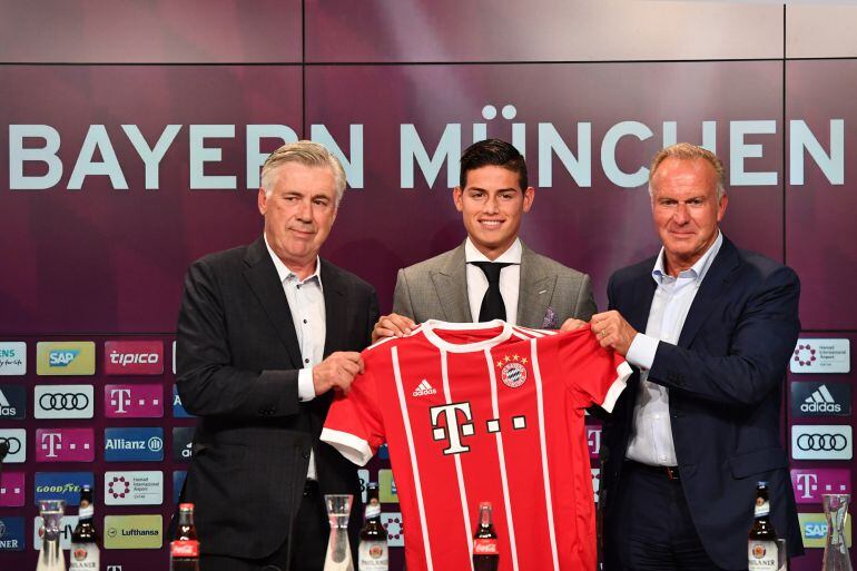 James Rodríguez el día de su presentación con el Bayern 