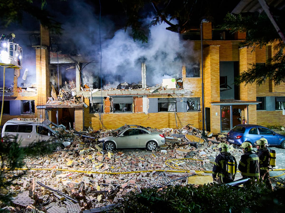 “El zambombazo sorprendió al vecindario cuando habían regresado para ventilar y recoger cosas. Una pregunta. ¿Por qué se levantó ese cerco?"