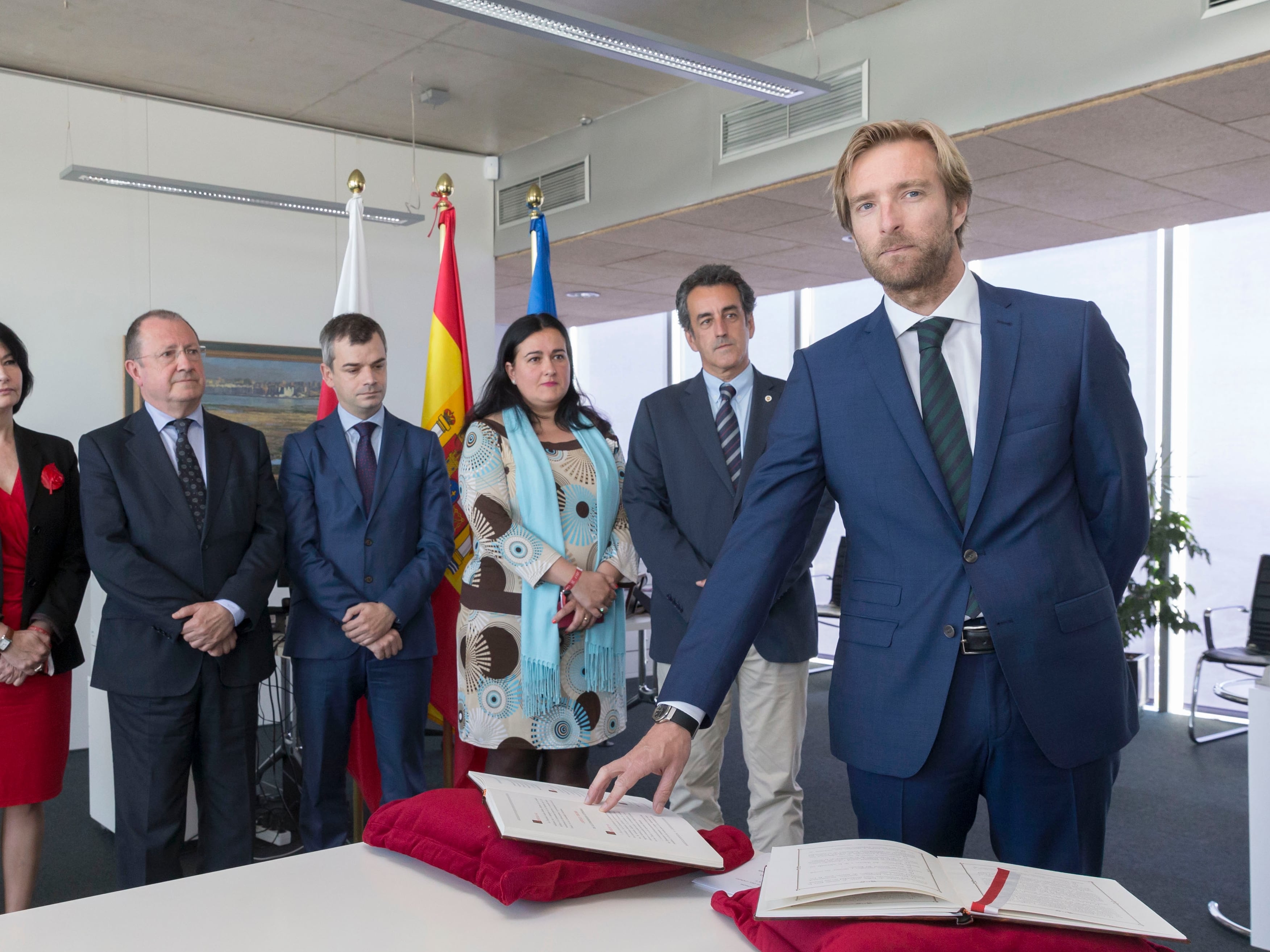 El consejero de Innovación, Industria, Turismo y Comercio, Francisco Martín, preside la toma de posesión del nuevo director general de Transportes y Comunicaciones, Felipe Piña. 24 ABRIL 2017 © Miguel De la Parra