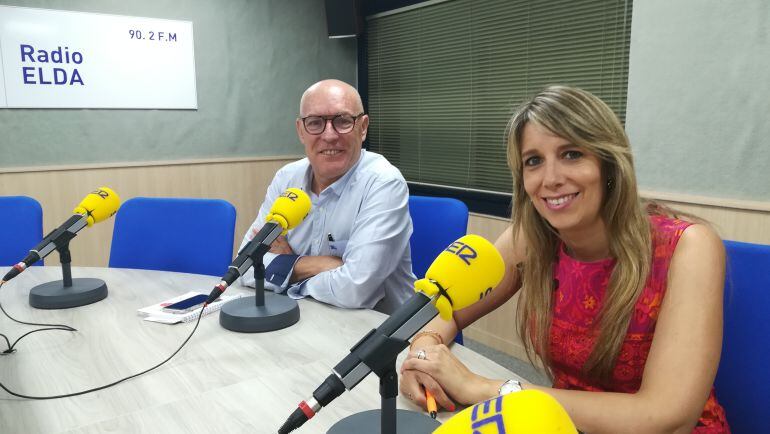 Belén Alvarado, edil de Turismo de Elda, y Juan Manuel Sáez, técnico de Turismo