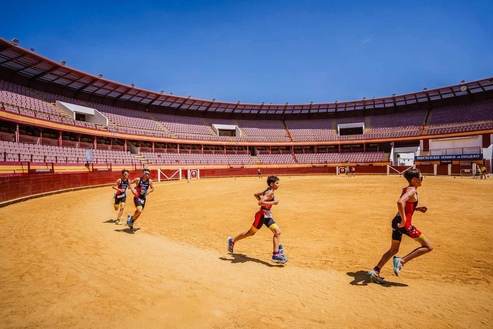 Durante la jornada del sábado se celebraron los Campeonatos de España de Triatlón por Relevos, segunda jornada de la Liga Iberdrola y Liga Nacional de Clubes de Triatlón; y los campeonatos nacionales de Relevos Talentos.