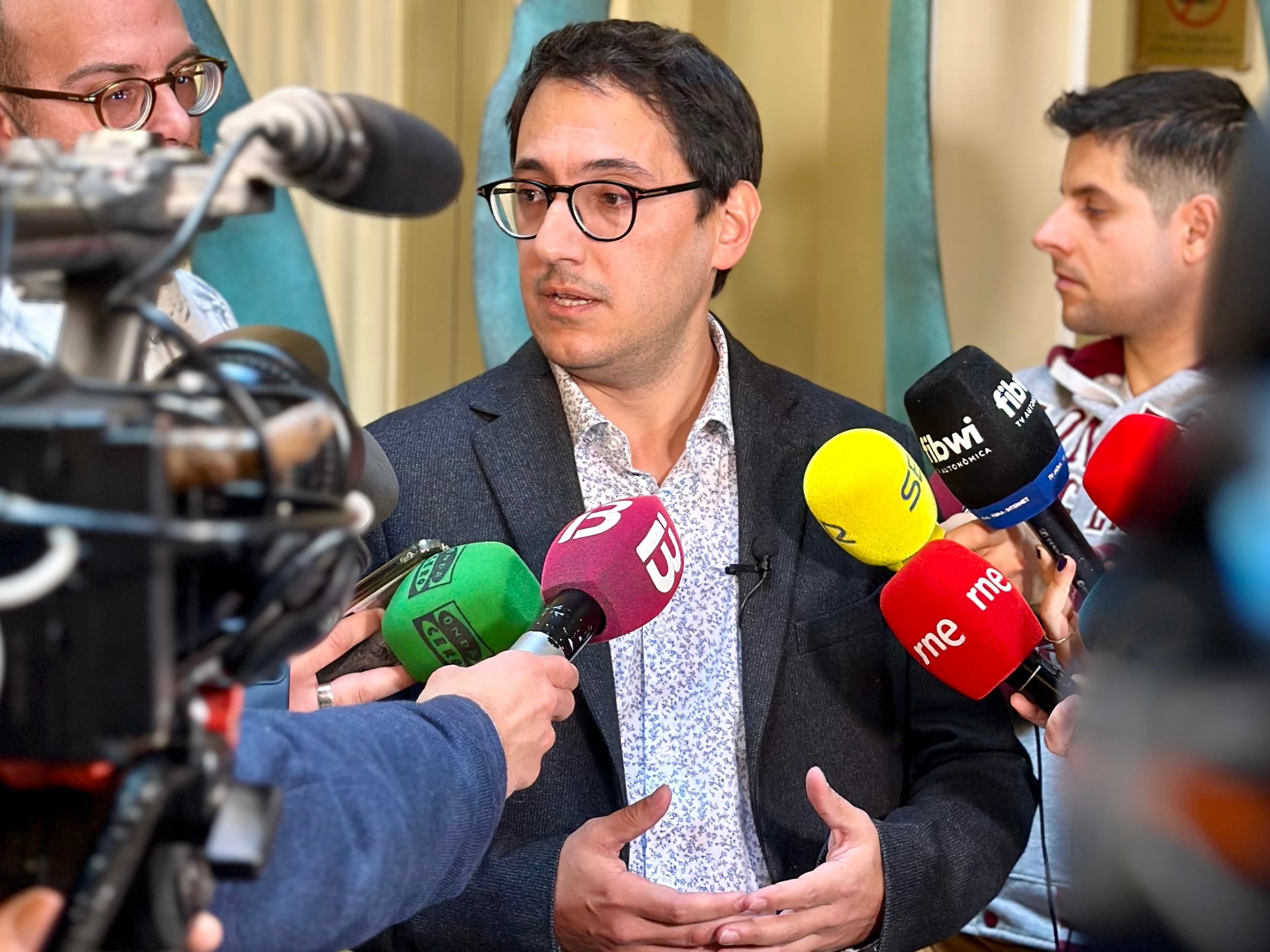 Comparecencia ante los medios del portavoz del PSIB PSOE en el Parlament, Iago Negueruela