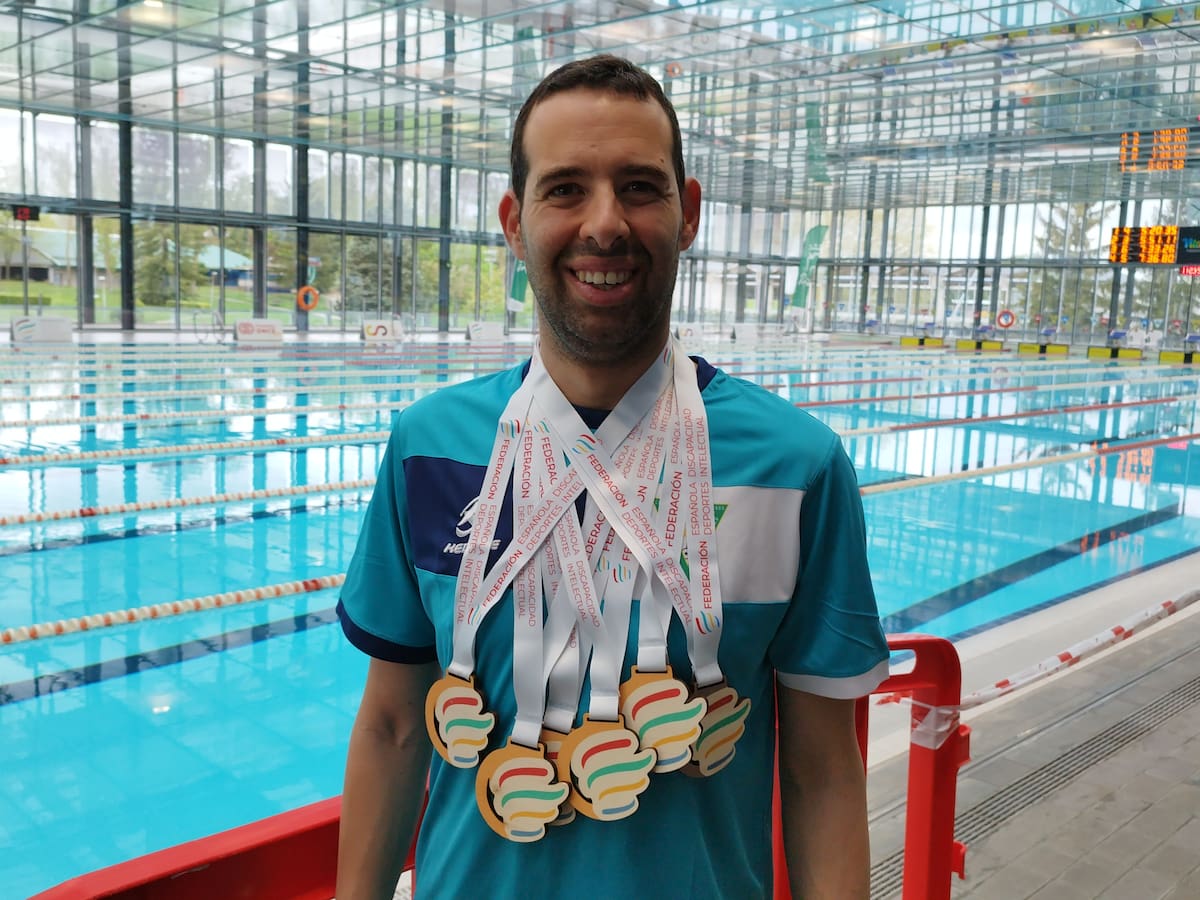 Lluvia de medallas para Carlos Tejada