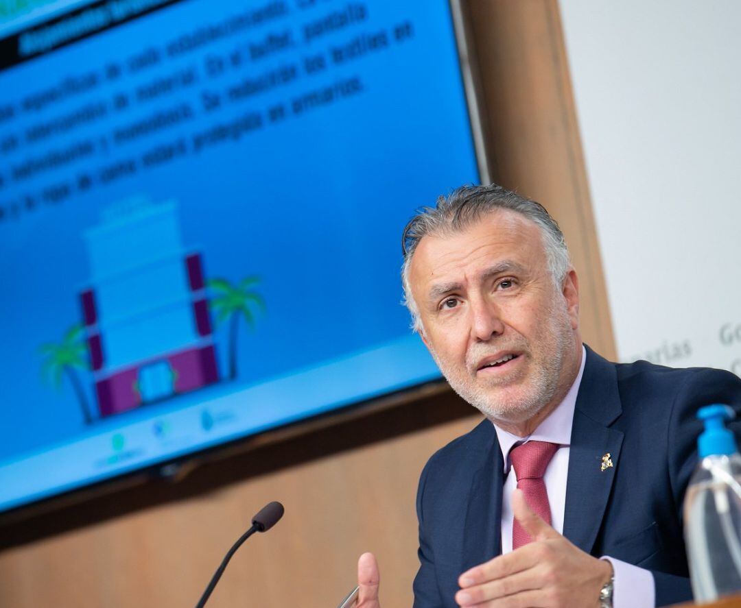 El presidente de Canarias, Ängel Víctor Torres, en la presentación del decreto que regula la 'nueva normalidad'