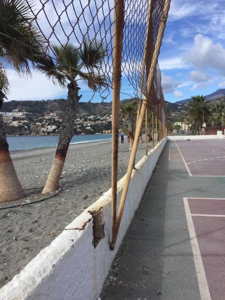 Estado que presenta las instalaciones del Polideportivo de La Herradura