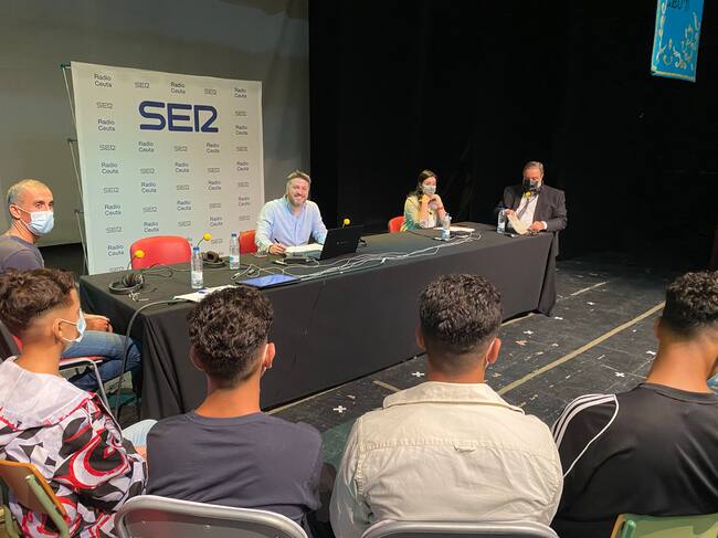 Programa especial de 'Hora 25' celebrado en octubre de 2011 en Ceuta con cuatro menores marroquíes que entraron en España.