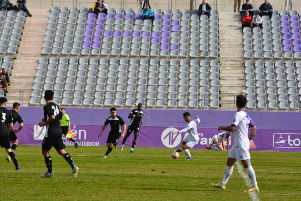Jugada del partido del Real Jaén frente al CD Alhaurino.