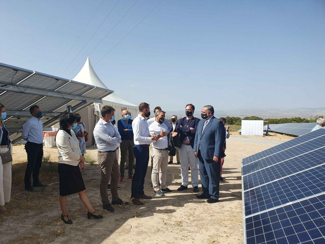 Inauguración de la nueva planta de energía solar en Guadix