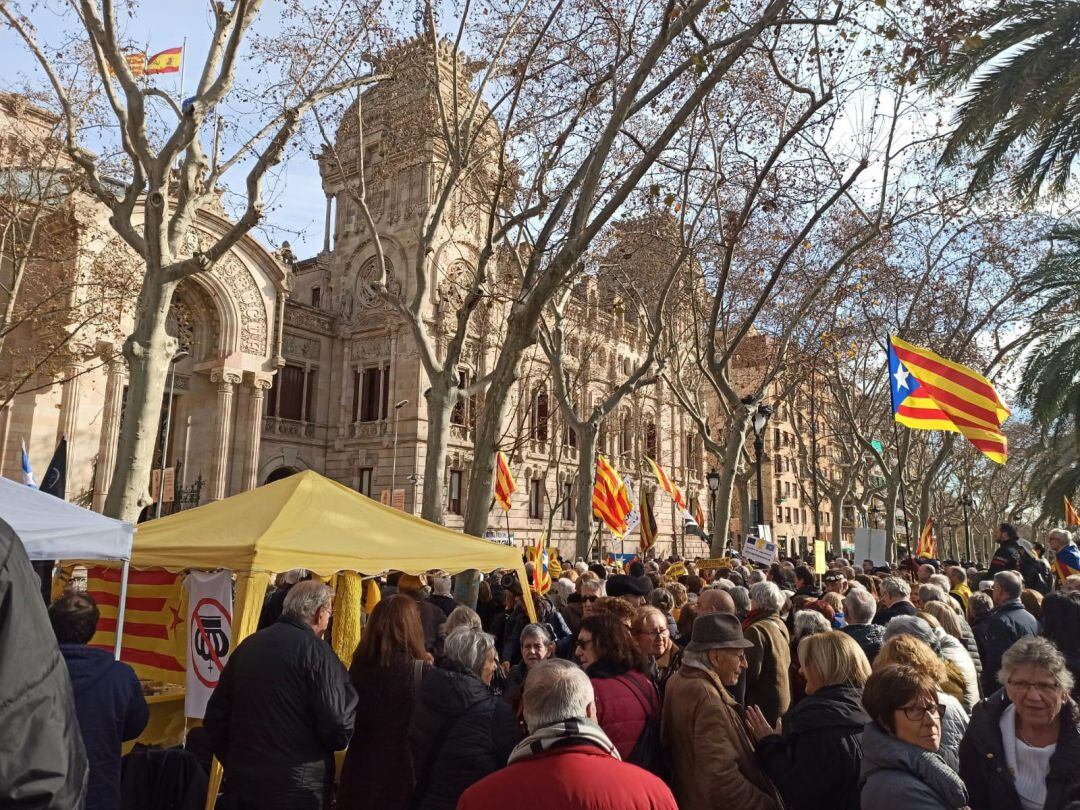 Concentración de la Asamblea Nacional de Cataluña ante el TSJC. 
 