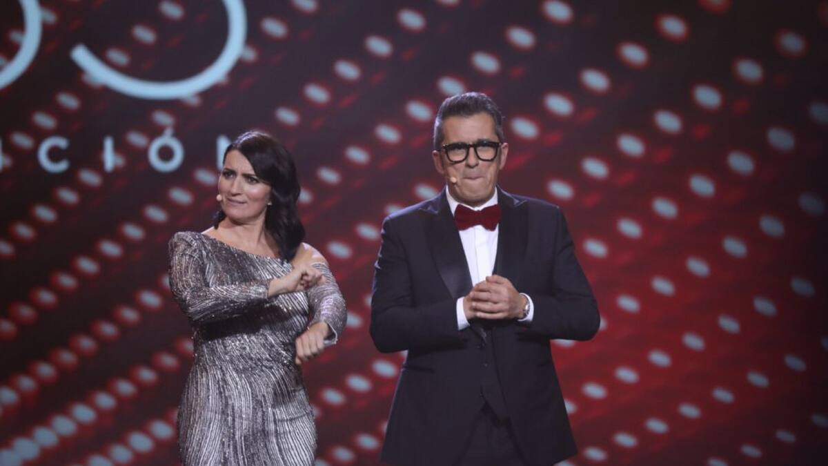 Buenafuente y Silvia Abril se gustan sin hacer sangre: 'estopa' para los políticos y caricias al cine