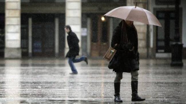Lluvia en la plaza de María Pita, en A Coruña.