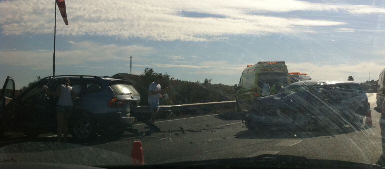 Imagen de la colisión por alcance en la A-7, p.k. 575