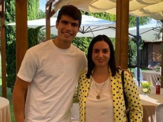 Carlos, con la concejala de deportes