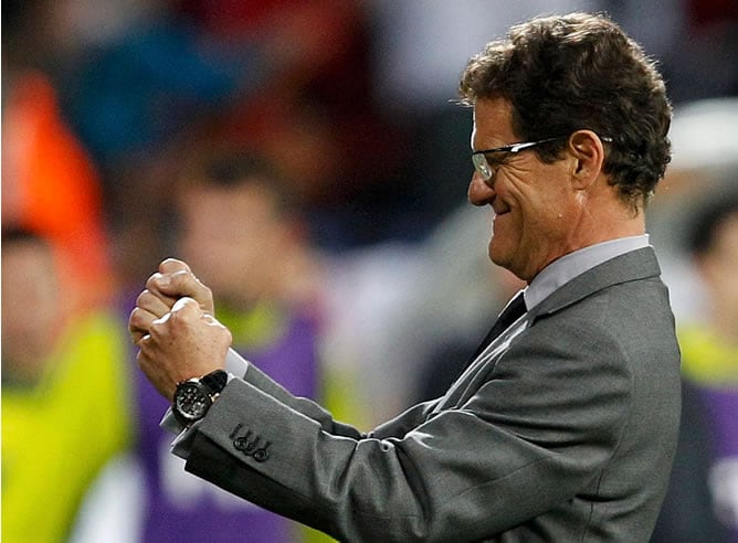 Capello celebra la victoria de Inglaterra ante Eslovenia