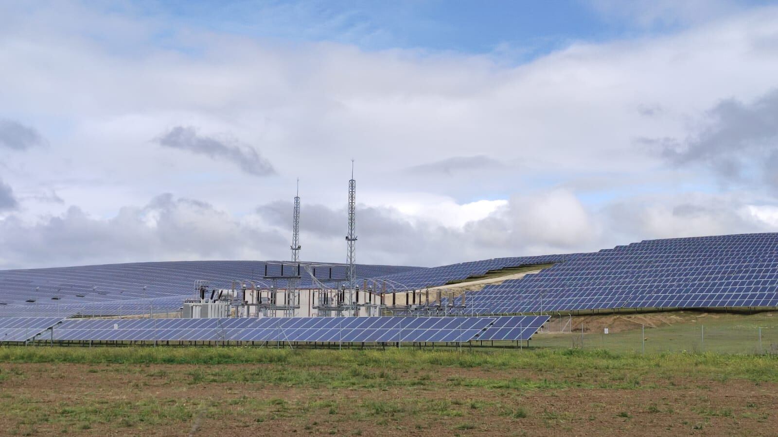 Instalación solar fotovoltaica ubicada entre Espejo y Montilla en la provincia de Córdoba