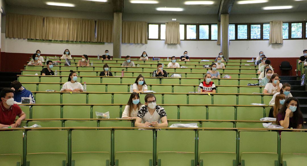 La inmensa mayoría de alumnos de la ULE continúan llevando la mascarilla en interiores pese a que ya no es obligatoria