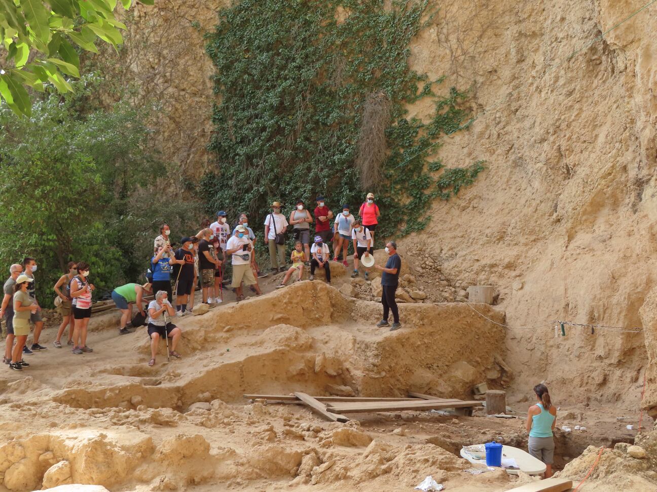 Visita al yacimiento arqueológico de El Salt en Alcoy