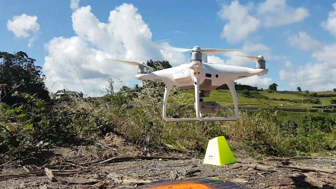 Drones que sobrevolarán las playas de Asturias. 