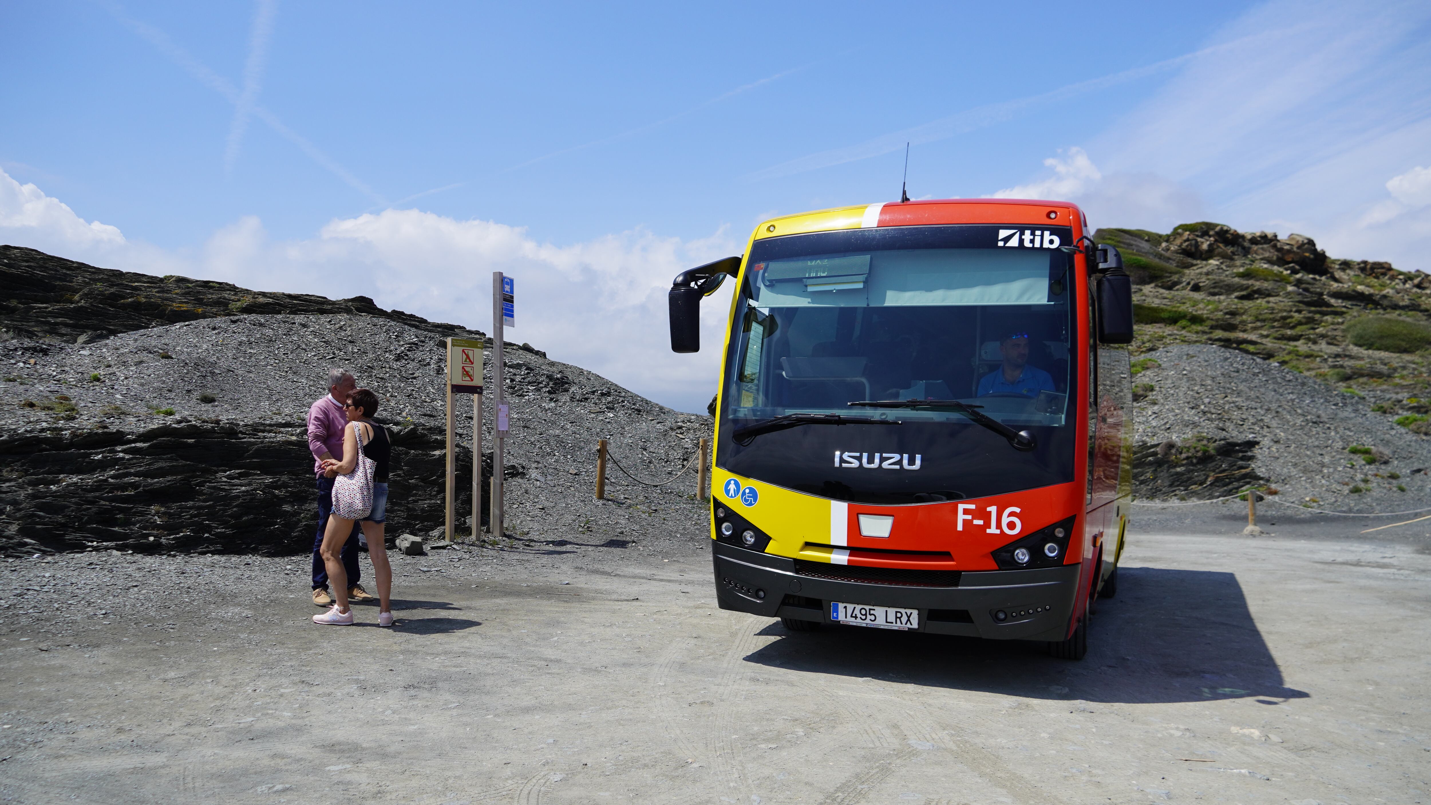 Viatge inaugural del bus a Favàritx