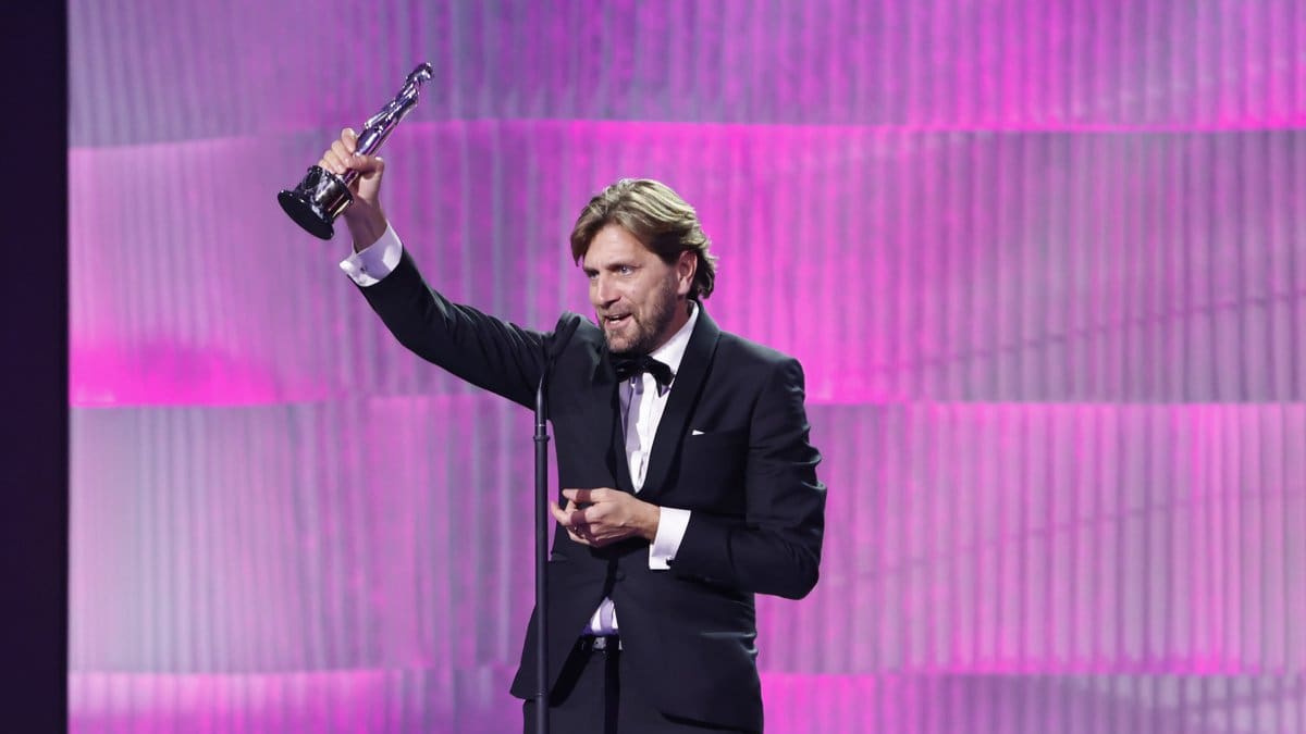 Ruben Östlund arrasa en los Premios del Cine Europeo con la sátira 'El Triángulo de la tristeza