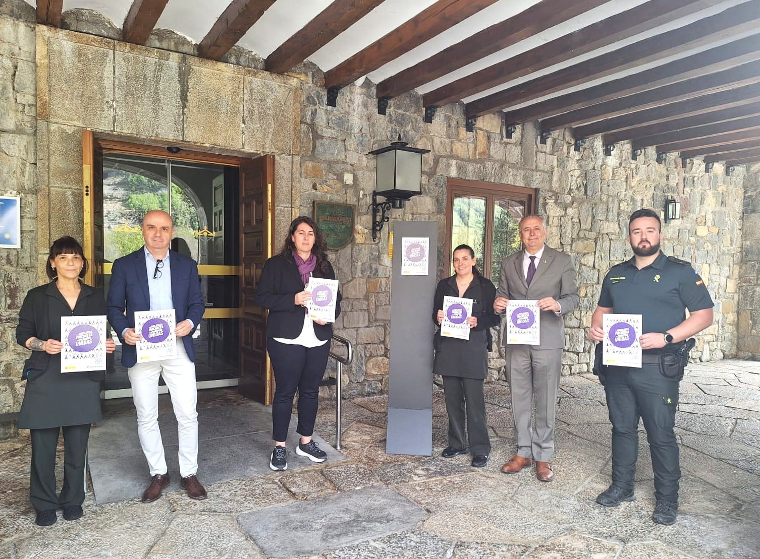 Autoridades en el Parador de Bielsa