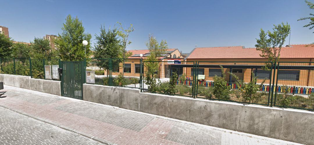 Exteriores del colegio Blas de Lezo