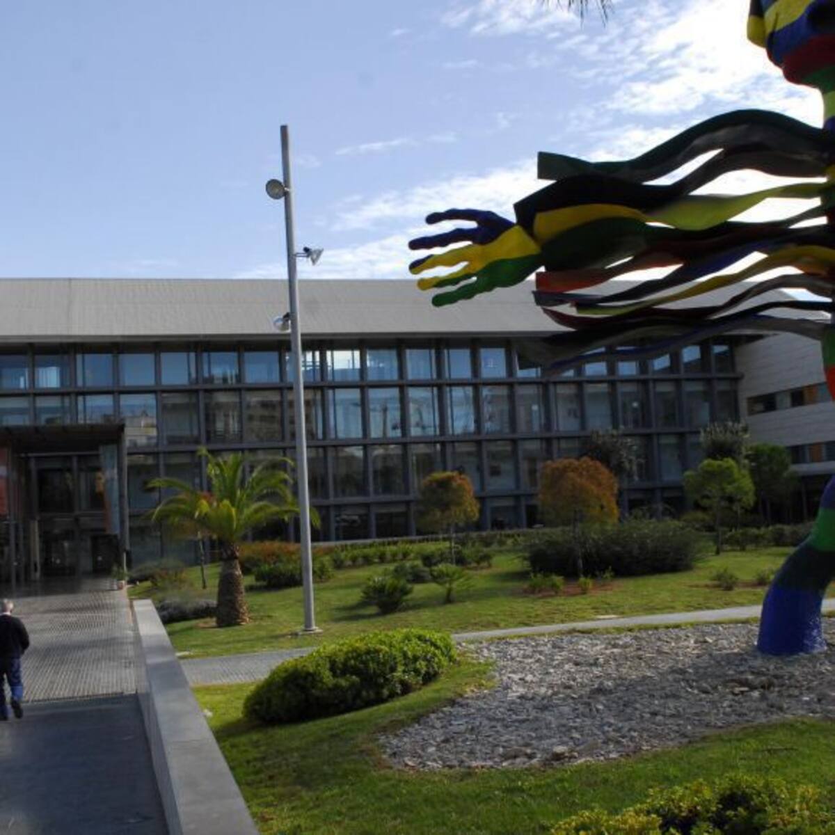 El síndic de Comptes halla irregularidades en las cuentas del Hospital Provincial