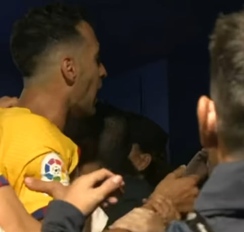 Sergio Busquets se enfrenta a los radicales.