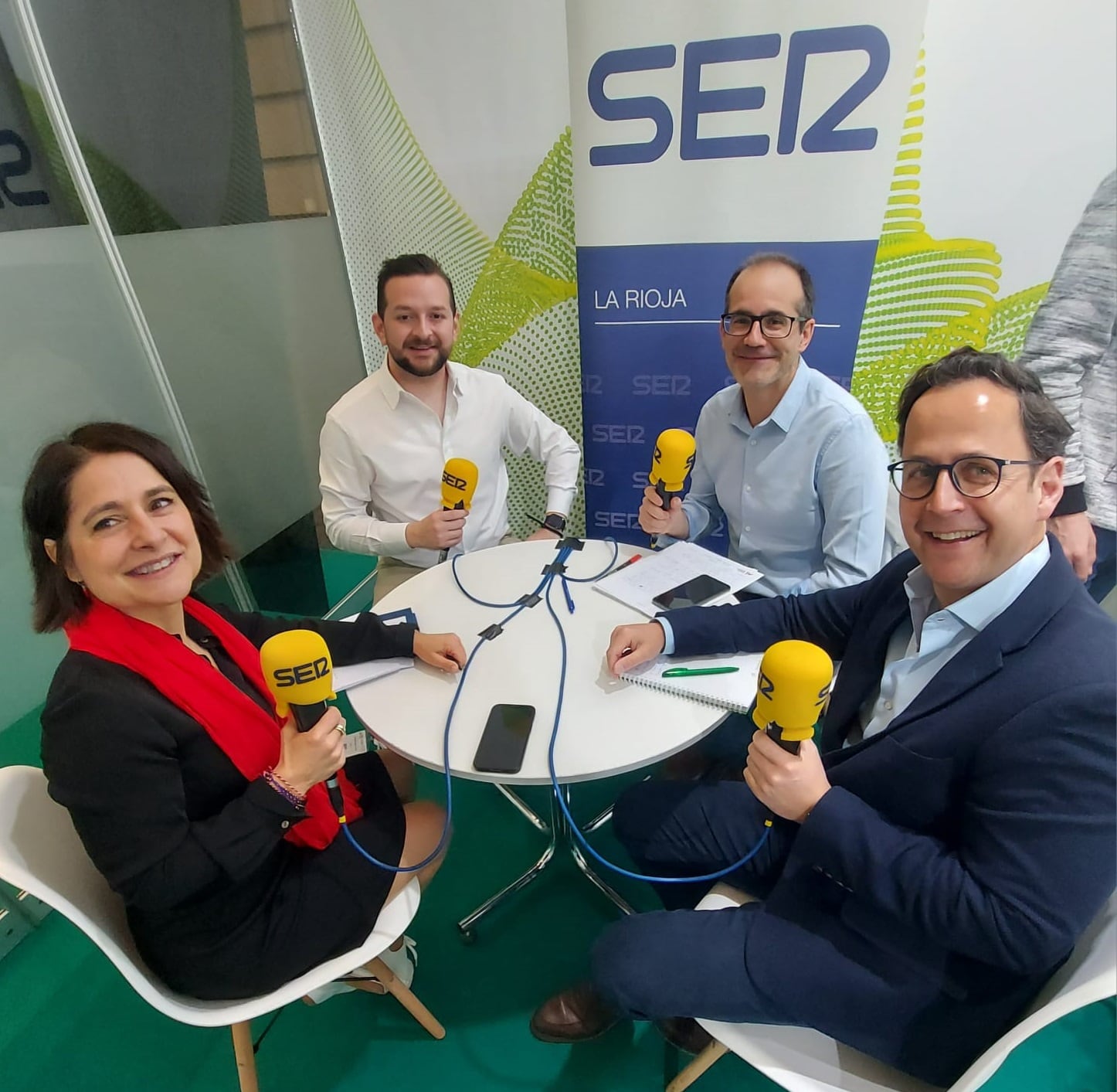 El podcast Galaxia Food se detiene en los beneficios de la innovación abierta junto a los responsables del programa Testech by Sigma, Ernesto Aguiar -segundo por la izquierda- y José Antonio Rísquez en la conversación con Beatriz Romanos y Víctor Espuelas.