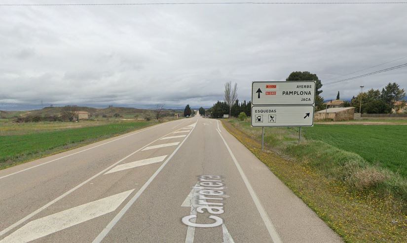 Carretera A-132 a su paso por Esquedas