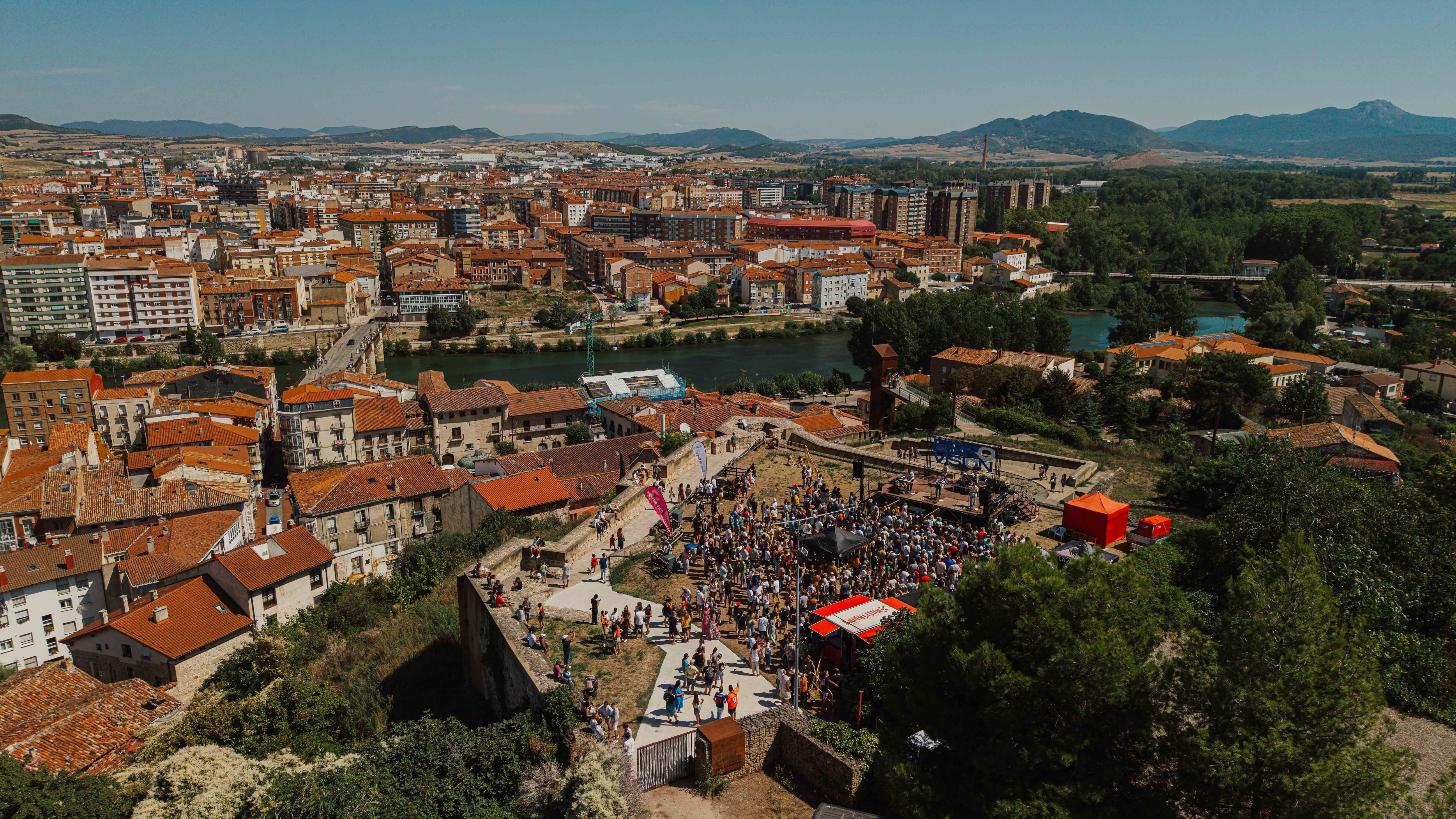 Vera Fauna, la sorpresa de Ebrovisión en el Castillo de Miranda