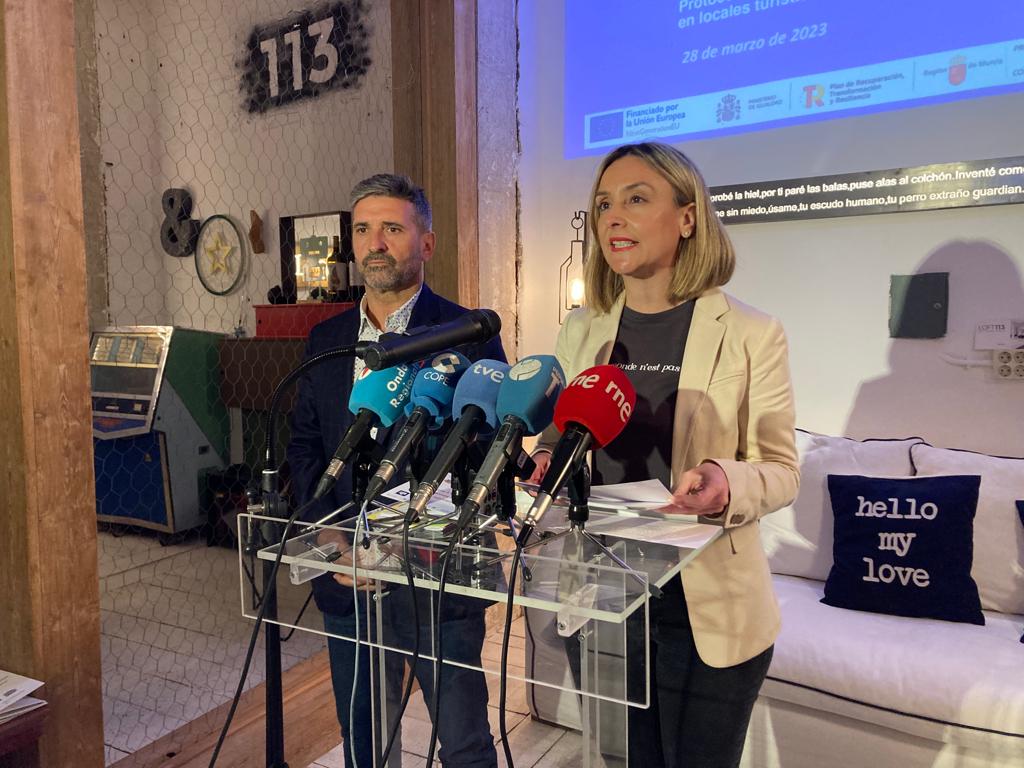 Conchita Ruiz y Jesús Jiménez