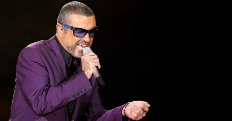 El Cantante George Michael en su gira por Gran Bretaña en 2012.