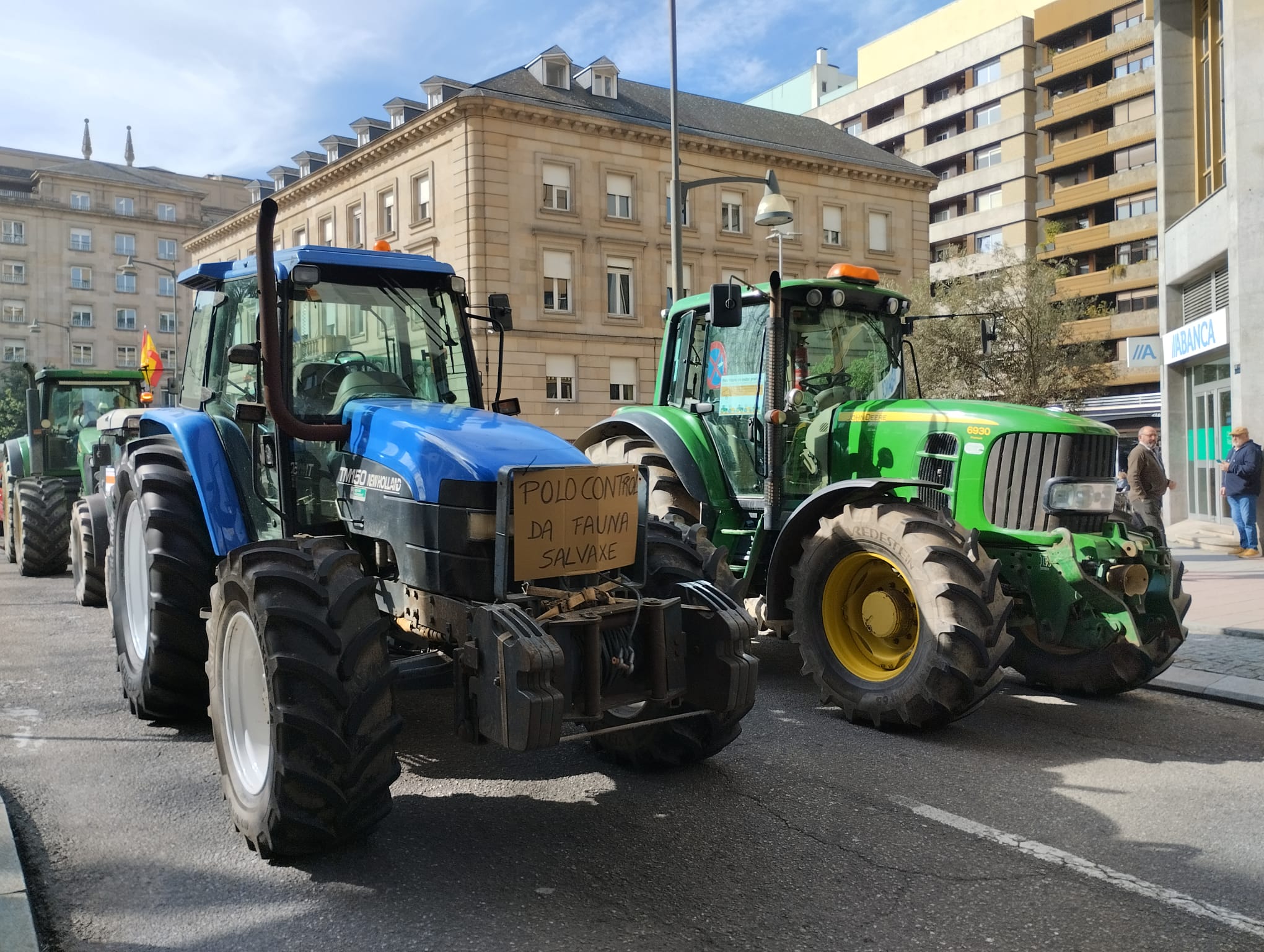 Segunda tractorada ás portas das subdelegación do Goberno en Ourense