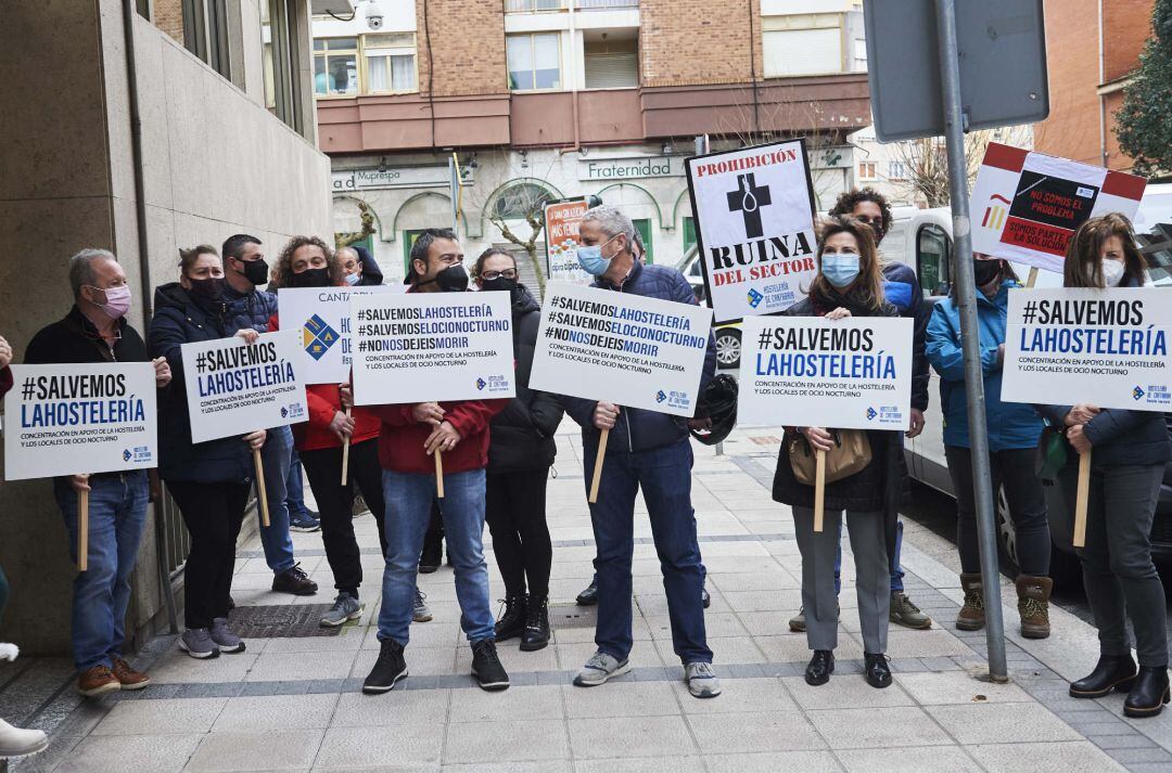 Una de las protestas protagonizadas por hosteleros cántabros.