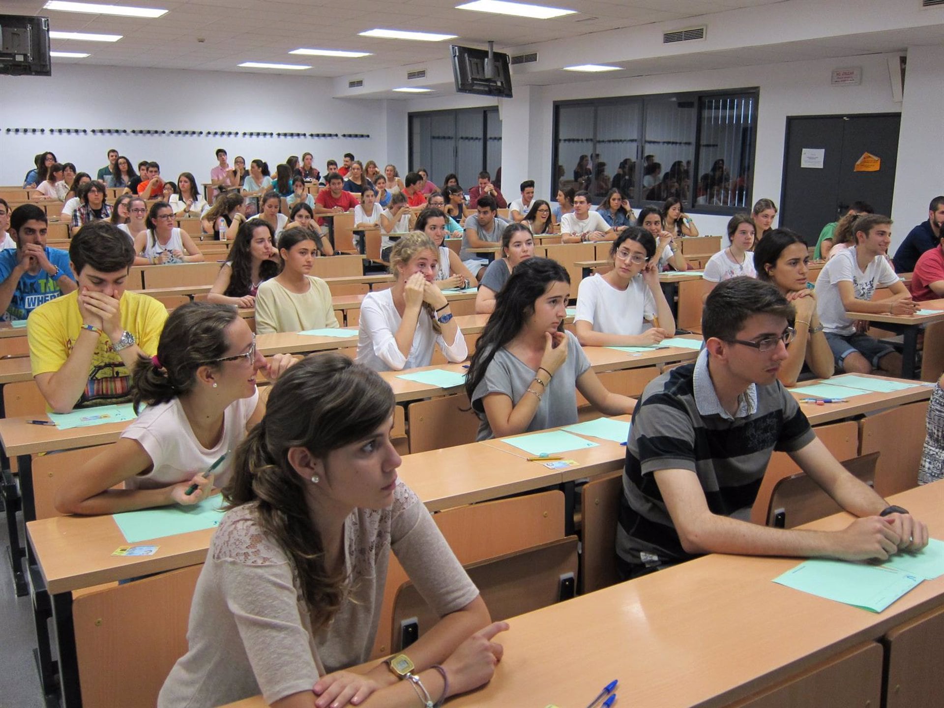 Los exámenes de Selectividad comienzan en diferentes fechas en función de la comunidad autónoma. Esa variación de fechas hace que los alumnos reciban sus calificaciones en diferentes días del mes de junio.