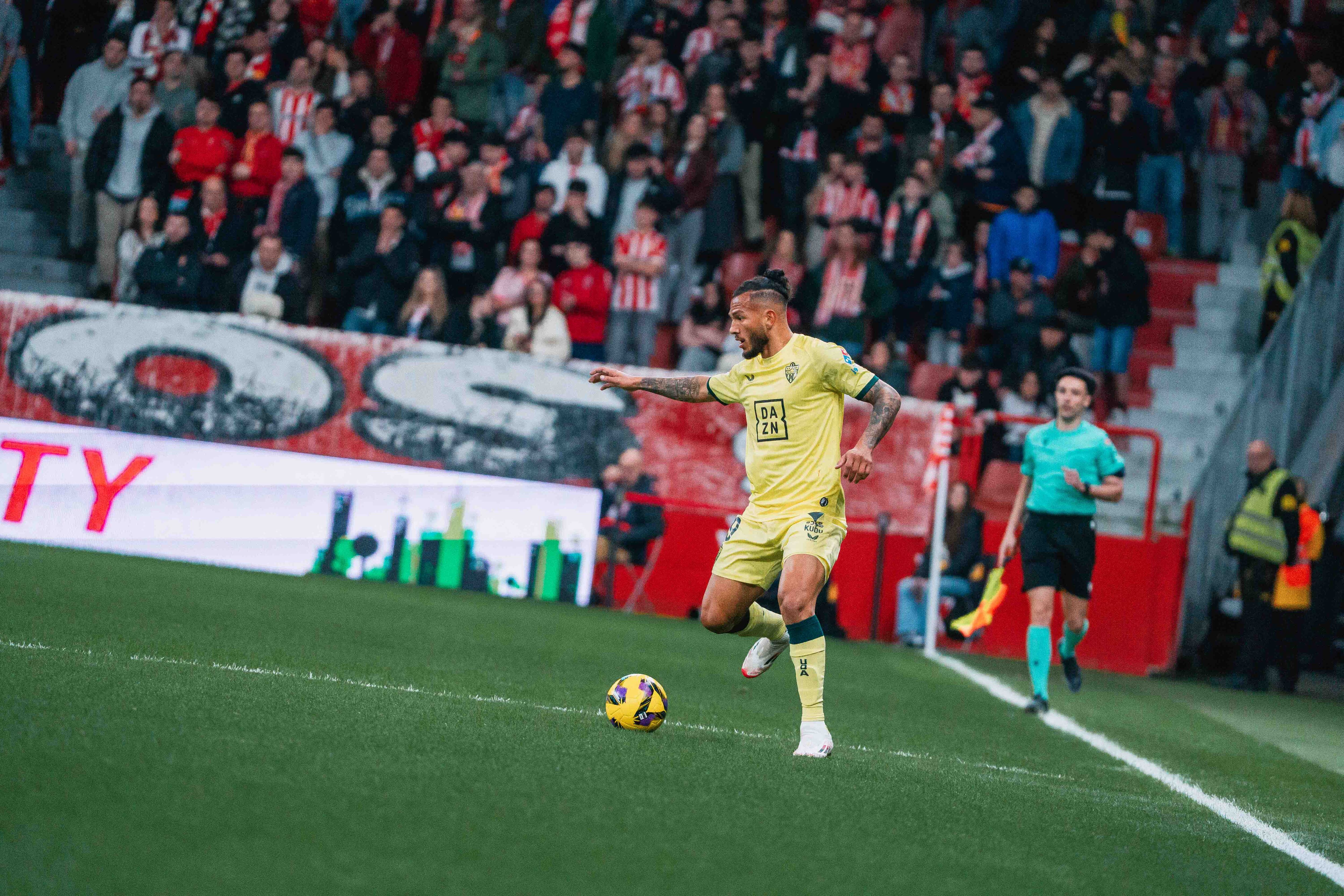 Luis Suárez eleva su cuenta a 20 goles y tuvo en sus botas la victoria en el descuento.