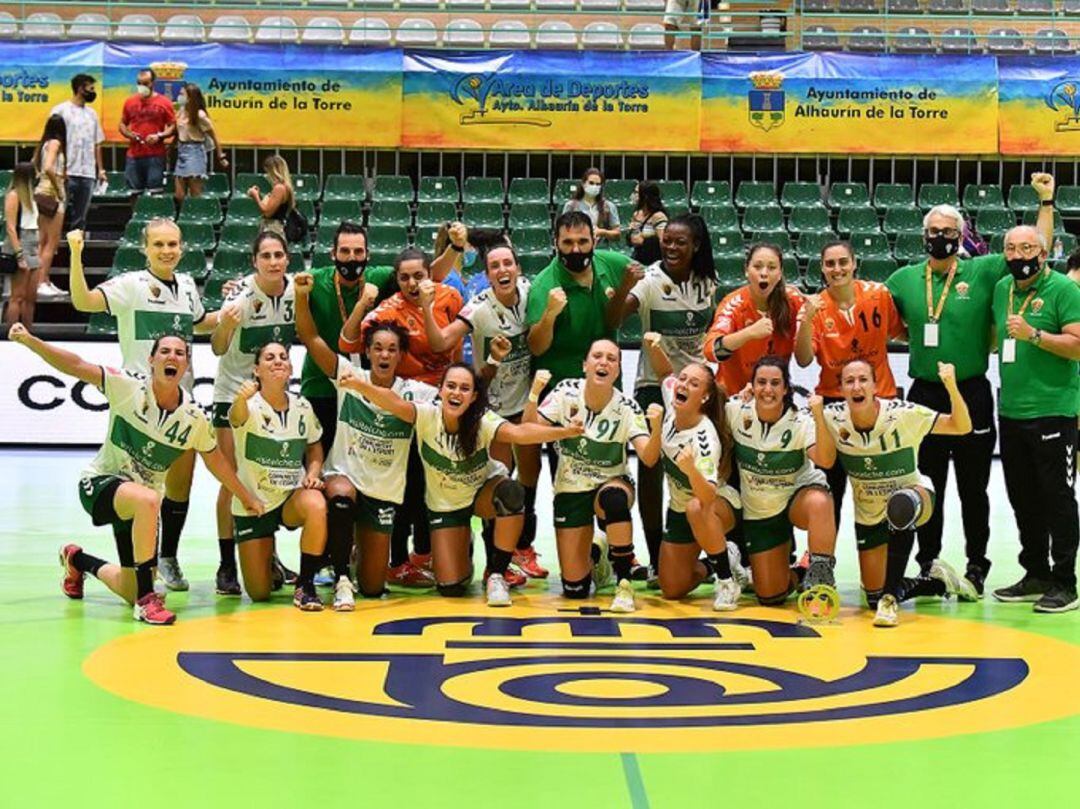 Las jugadoras del Elche, subcampeonas de Copa en Alhaurín de la Torre