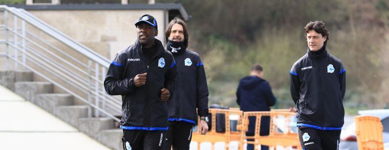 Seedorf dirige un entrenamiento