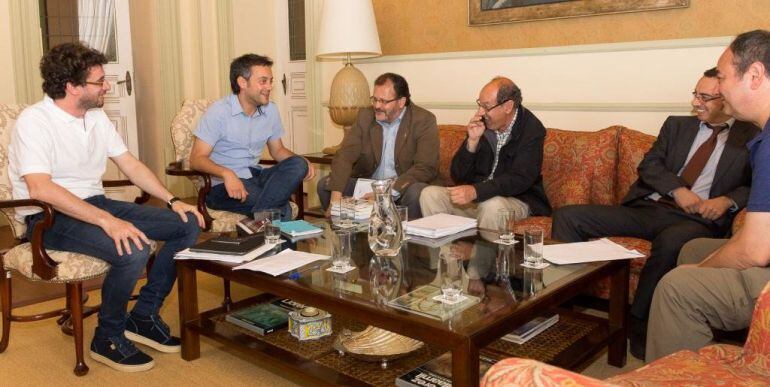 Reunión de Xulio Ferreiro con la Comisión pola Memoria