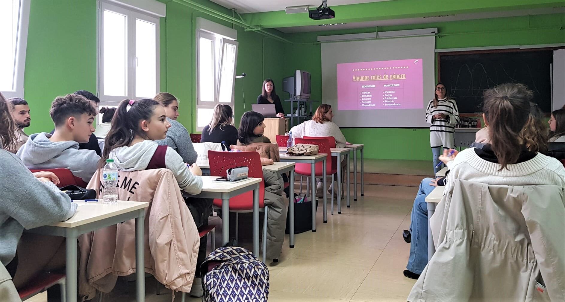 Taller de igualdad en el aula de un colegio.