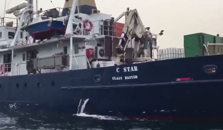 C-Star, el barco que planea atacar embarcaciones de inmigrantes y refugiados.