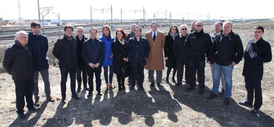 Hace un año Ayuntamiento y empresarios del polígono Cobo Calleja demandaban un apeadero de Renfe en la zona. 