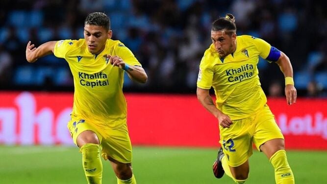 Pacha Espino y Brian Ocampo dos uruguayos en el Cádiz CF