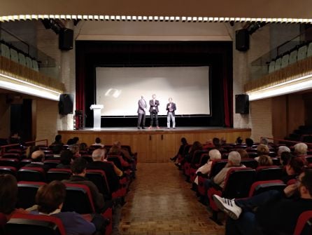 El presidente provincial de Cruz Roja,José Boyano, el alcalde de Cazorla, Antonio j. Rodríguez y Miguel Ángel Ruiz, director del centro de capacitación forestal de Vadillo durante las jornadas