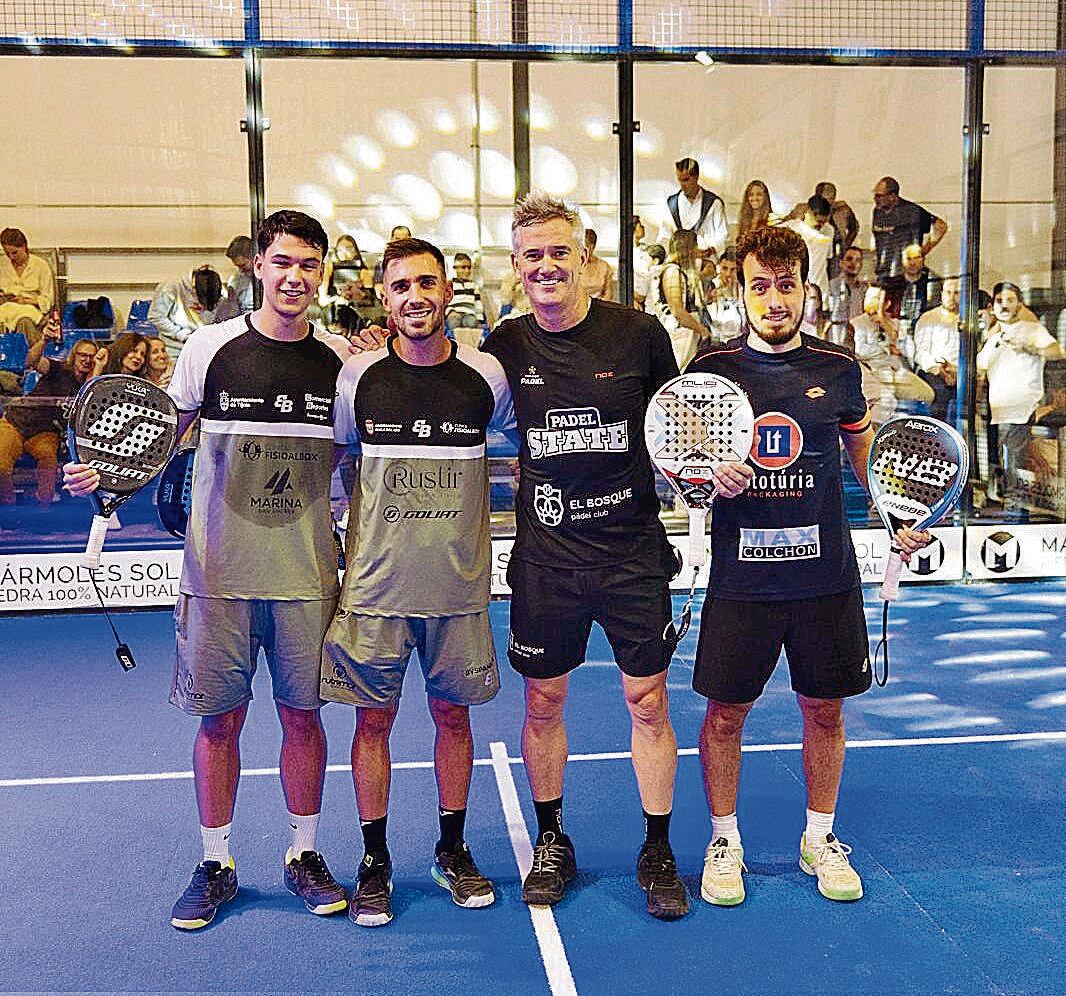 Los fenómenos Josema López, Kike Martos, Miguel Lamperti y Javi Rico; grandes jugadores de pádel.